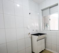 ALUGA - Apartamento com terraço