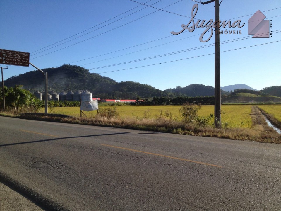 Terreno amplo com Casa