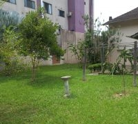 Terreno com uma Casa de Alvenaria